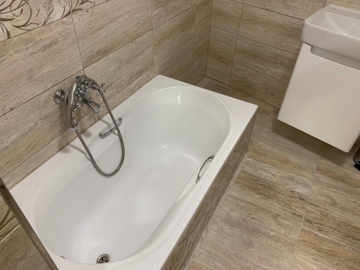 Mikulov Inn - Apartments Slunce Bagian luar foto