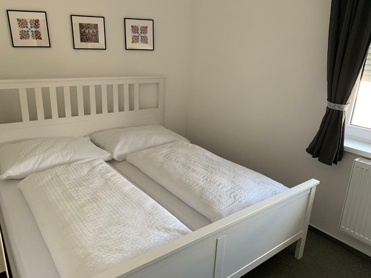 Mikulov Inn - Apartments Slunce Bagian luar foto