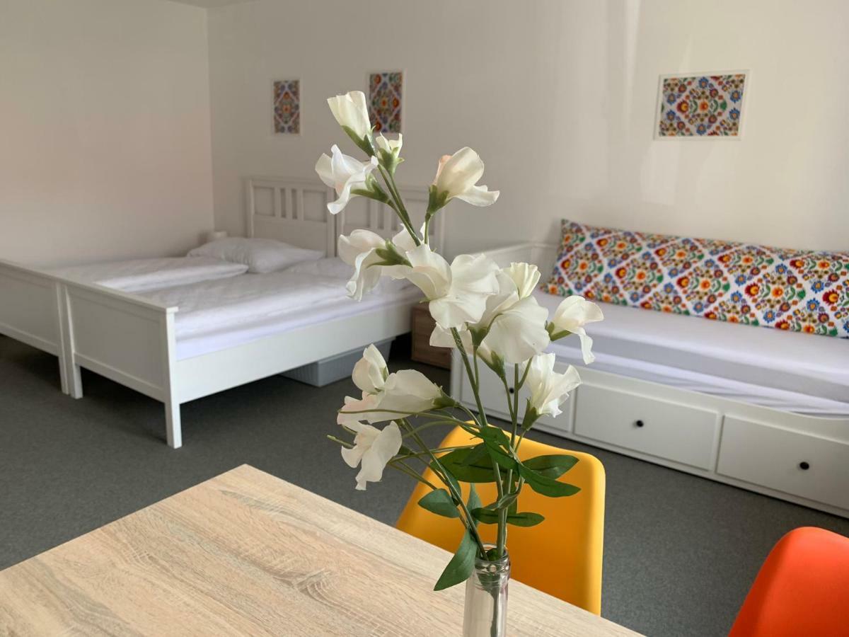 Mikulov Inn - Apartments Slunce Bagian luar foto